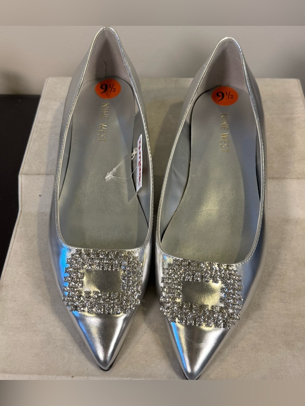 Nine West Silver Pointed Toe Crystal Buckle Flats - Women's, size 9.5, NWOT - Picture 3 of 10